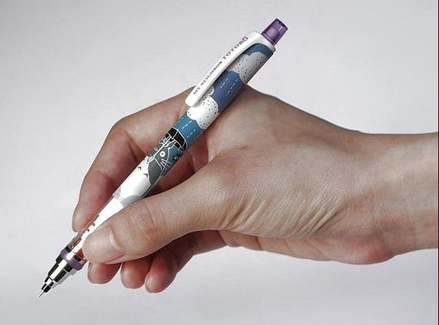 My Neighbor Totoro × Uni Kuru Toga Advance 0.5mm Mechanical Pencil - Rainy Days| Ghibli Collection