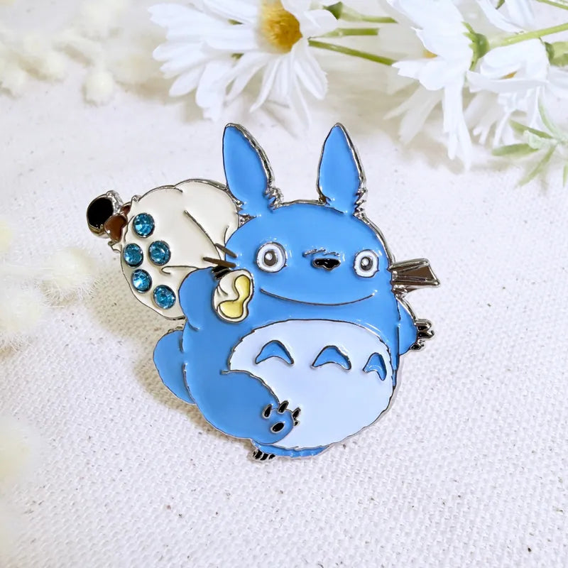 My Neighbor Totoro - Medium Totoro Metal Brooch/ Pin Badge GB03a | Studio Ghibli
