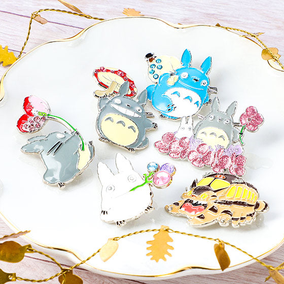 My Neighbor Totoro Catbus Metal Brooch/ Pin Badge GB06a | Studio Ghibli