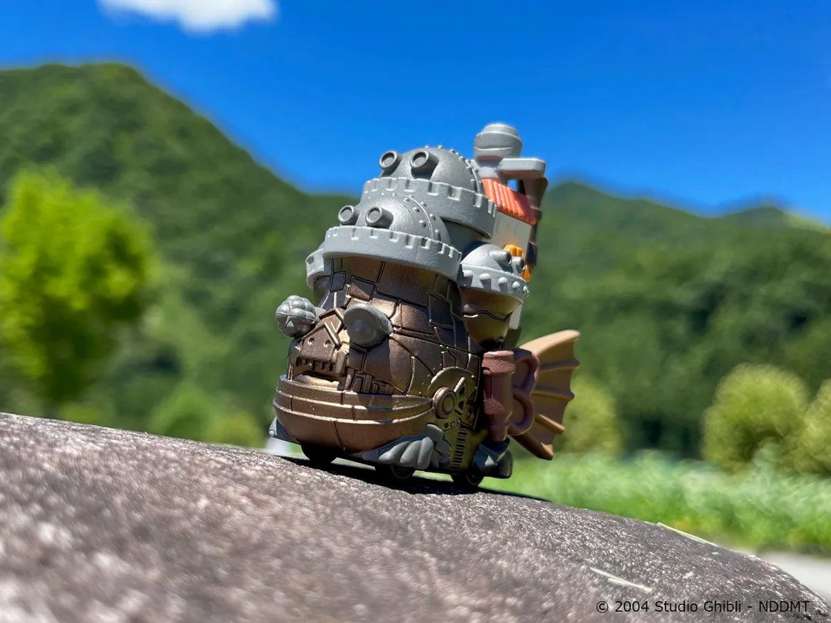 Howl's Moving Castle Toy Car | Dream Tomica Studio Ghibli Colle