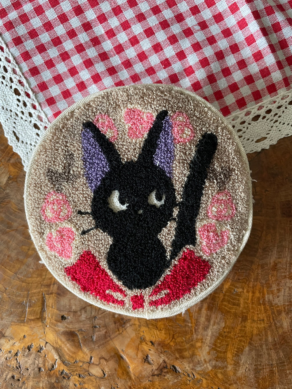 Kiki's Delivery Service Jiji Rose Wreath Round Pouch | Studio Ghibli