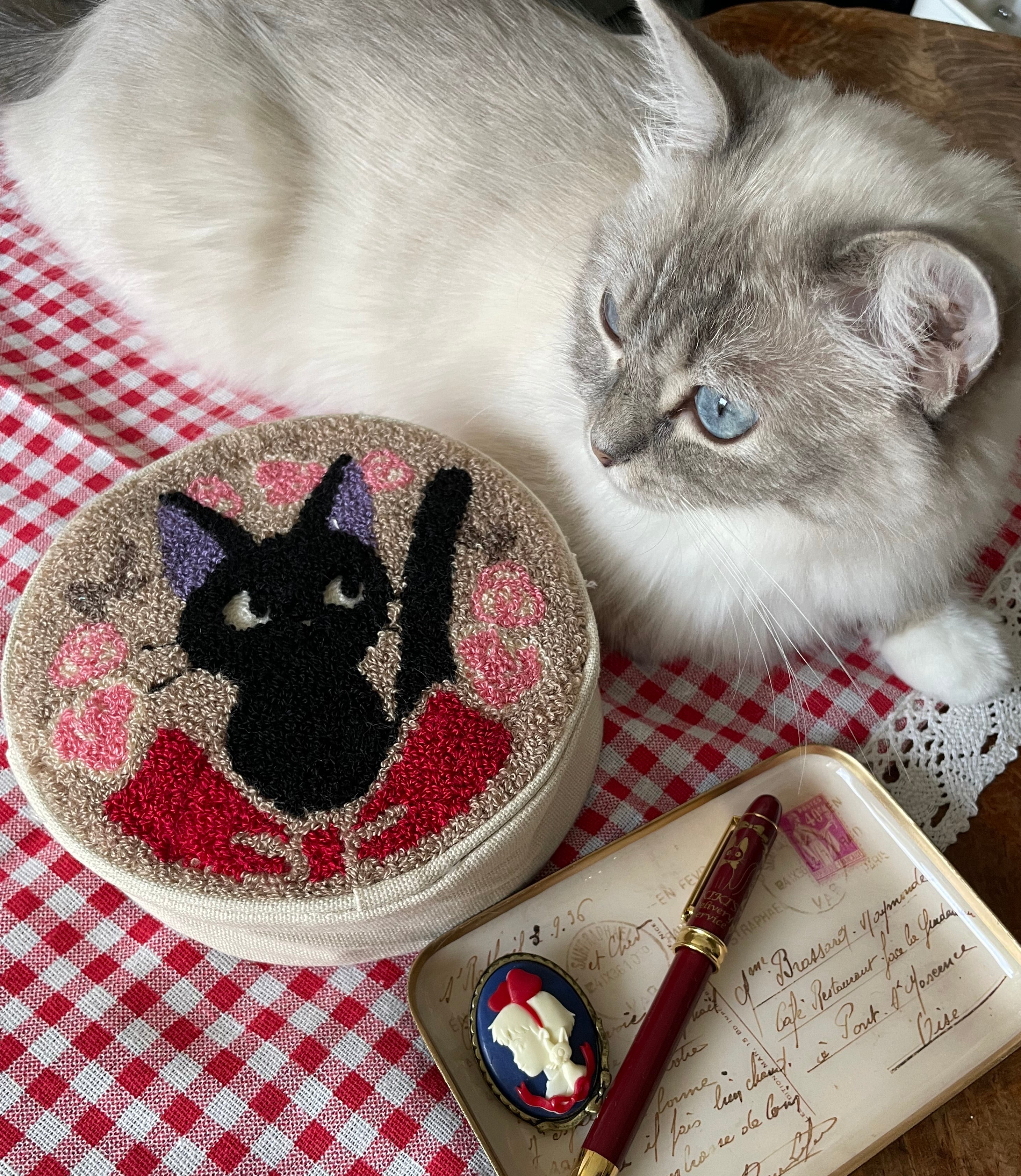 Kiki's Delivery Service Jiji Rose Wreath Round Pouch | Studio Ghibli