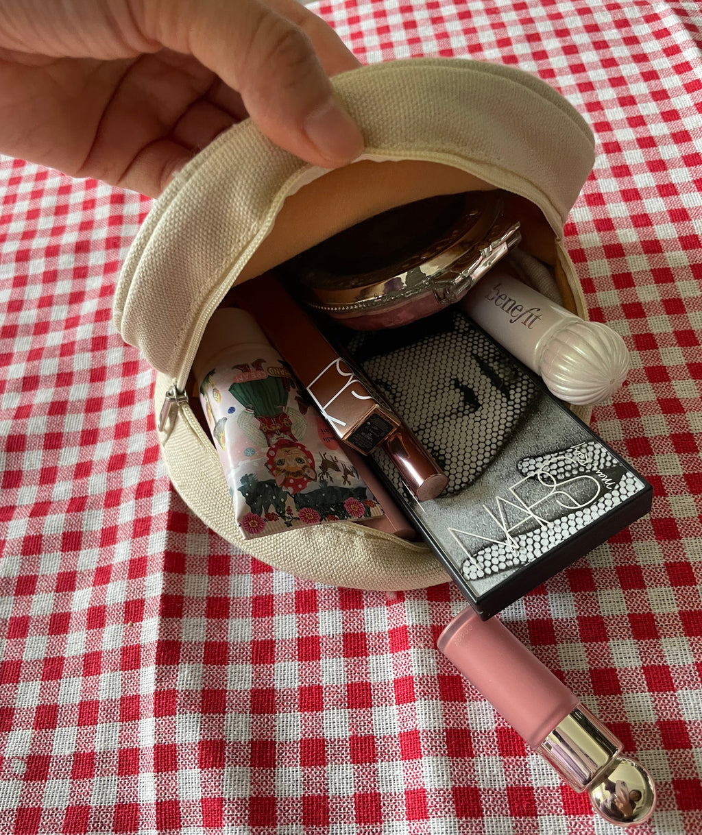Kiki's Delivery Service Jiji Rose Wreath Round Pouch | Studio Ghibli