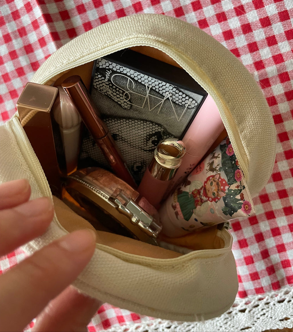 Kiki's Delivery Service Jiji Rose Wreath Round Pouch | Studio Ghibli
