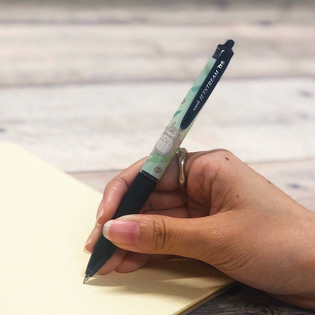 My Neighbor Totoro × UNI Jetstream 0.5 Ballpoint Pen - Totoro on a Leaf | Studio Ghibli